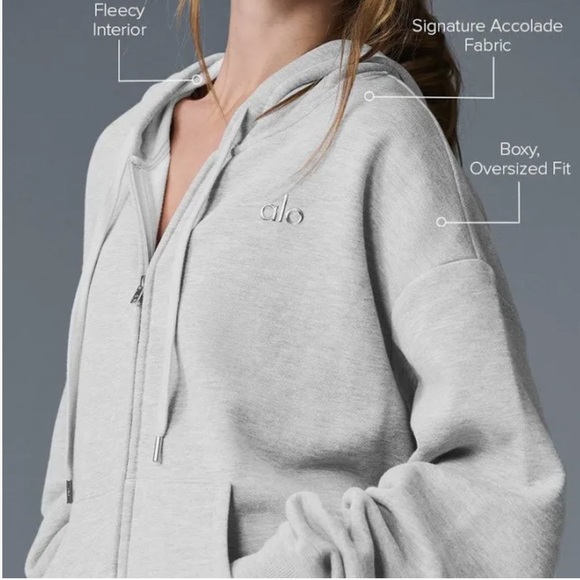 ALO Yoga Tops - ALO Yoga Women's Light Gray Zip-Up Hoodie